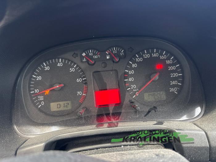 Volkswagen Golf IV 1.6 16V Sloopvoertuig (2001, Groen)