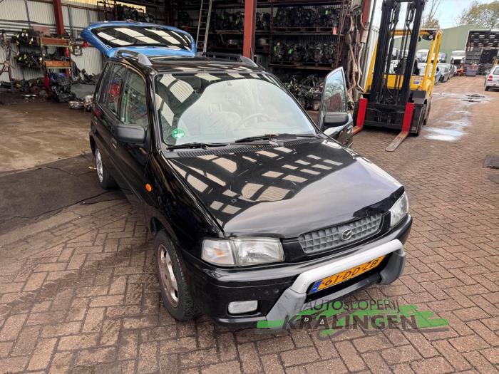 Mazda Demio 1.3 16V Sloopvoertuig (1999, Zwart)