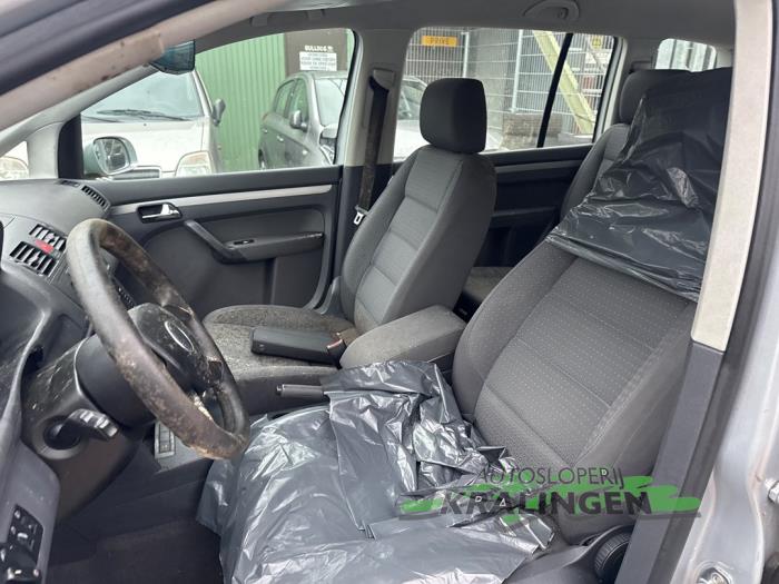 Volkswagen Touran 1.6 FSI 16V Schadevoertuig (2005, Grijs)