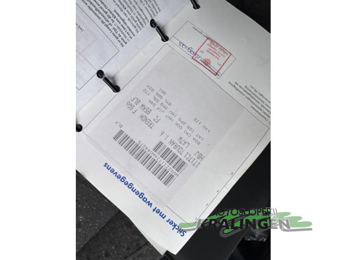 Volkswagen Touran 1.6 FSI 16V Schadevoertuig (2005, Grijs)