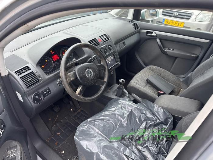 Volkswagen Touran 1.6 FSI 16V Schadevoertuig (2005, Grijs)