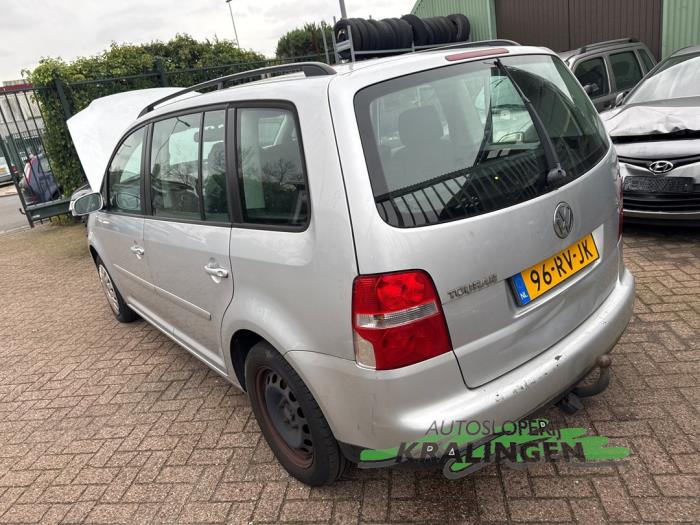 Volkswagen Touran 1.6 FSI 16V Schadevoertuig (2005, Grijs)