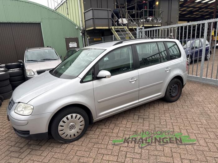 Volkswagen Touran 1.6 FSI 16V Schadevoertuig (2005, Grijs)