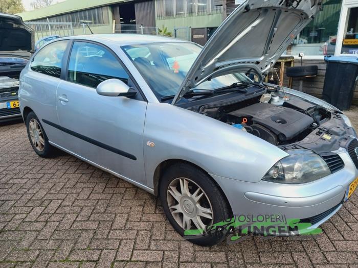 Seat Ibiza III 1.4 16V 75 Schadevoertuig (2005, Grijs)