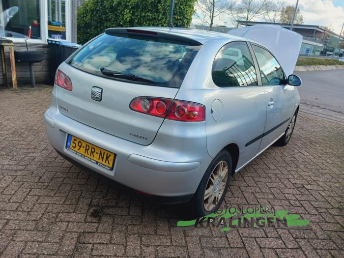 Seat Ibiza III 1.4 16V 75 Schadevoertuig (2005, Grijs)