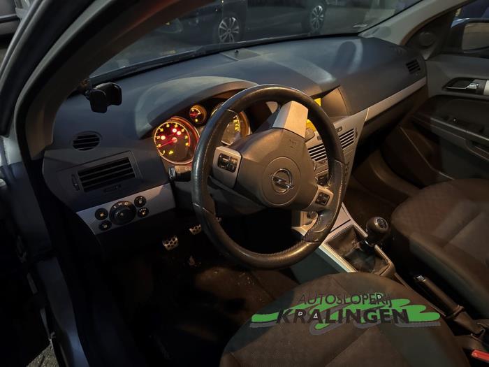 Opel Astra H 1.6 16V Twinport Schadevoertuig (2004, Grijs)