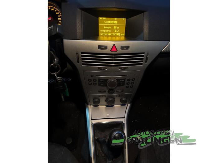 Opel Astra H 1.6 16V Twinport Schadevoertuig (2004, Grijs)