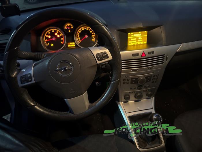 Opel Astra H 1.6 16V Twinport Schadevoertuig (2004, Grijs)