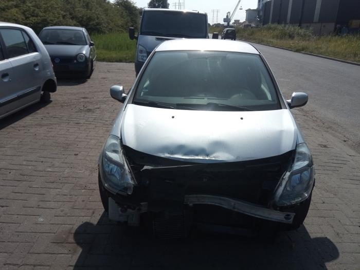 Renault Clio III 1.5 dCi FAP Skrotfordon (2011, GRIJS)