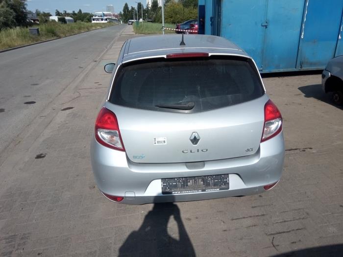 Renault Clio III 1.5 dCi FAP Skrotfordon (2011, GRIJS)
