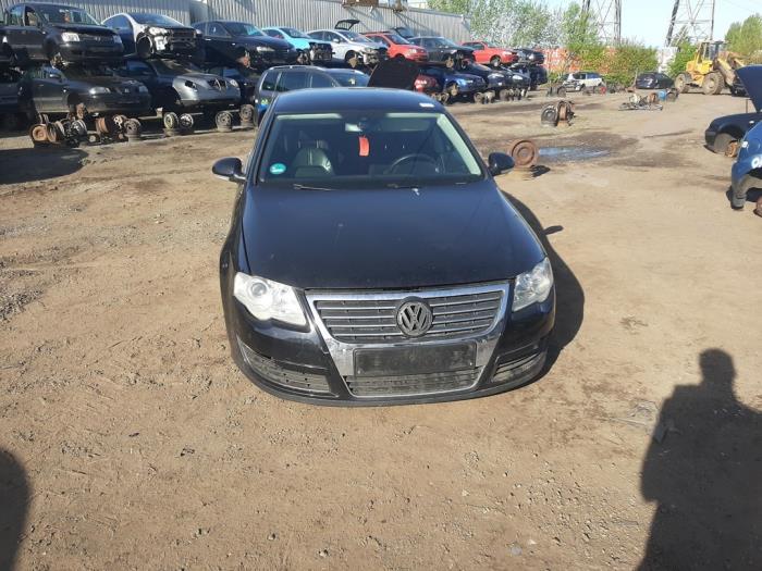 Volkswagen Passat 2.0 FSI 16V Skrotfordon (2005, ZWART)