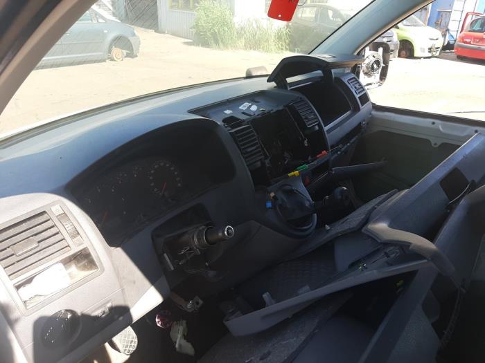 Volkswagen Transporter T5 1.9 TDi Samochód złomowany (2005, Granit)