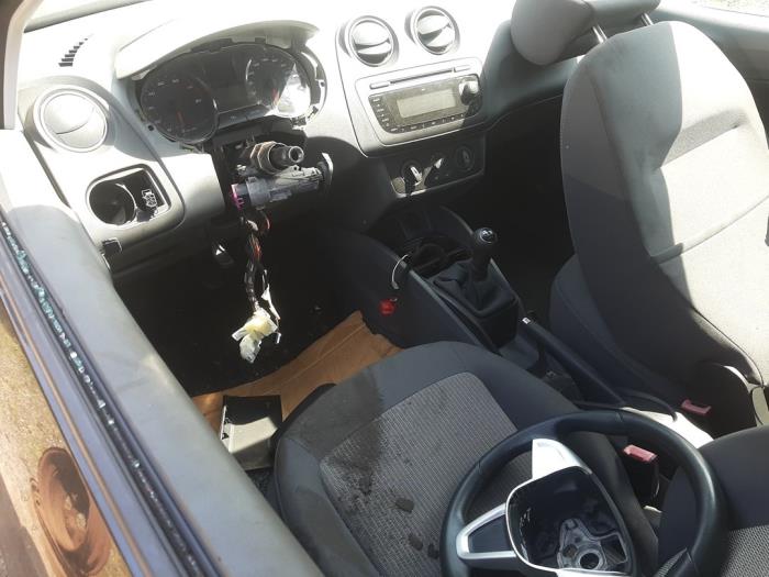 Seat Ibiza IV SC 1.6 16V Samochód złomowany (2009, Czarny)