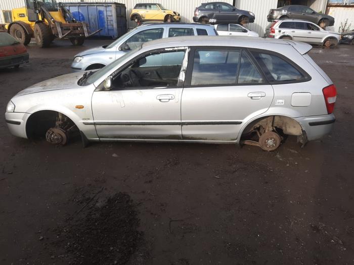 Mazda 323 Fastbreak 1.5 LX,GLX 16V Skrotfordon (1998, GRIJS)