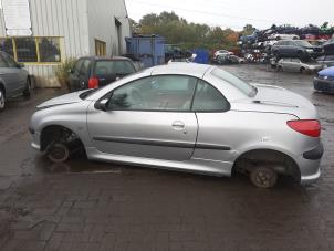 Peugeot 206 CC 2.0 16V  (Sloop)