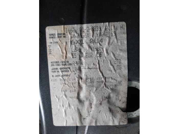 Volkswagen Lupo 1.4 16V 75 Samochód złomowany (2000, Czarny)