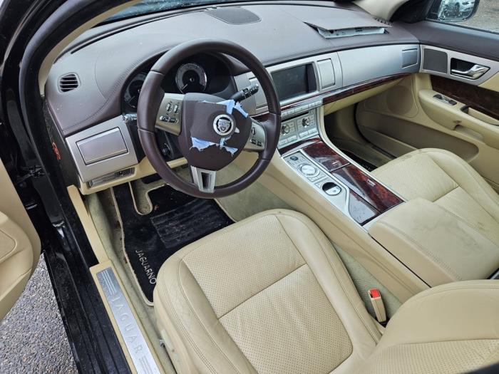Jaguar XF 3.0 D V6 24V Sloopvoertuig (2009, Zwart)