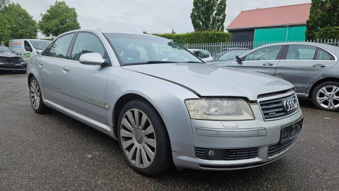 Audi A8 4.2 V8 40V Quattro Sloopvoertuig (2003, Metallic, Zilver)