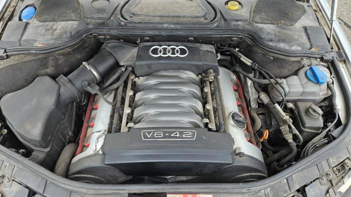 Audi A8 4.2 V8 40V Quattro Sloopvoertuig (2003, Metallic, Zilver)