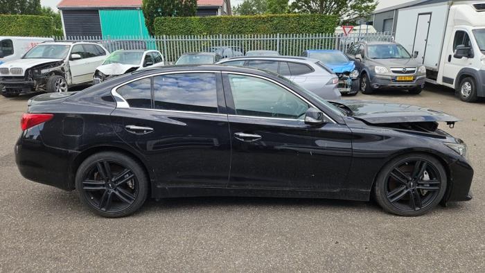 Infiniti Q50 3.5 V6 24V 50 Hybrid AWD Skrotfordon (2014, ZWART)