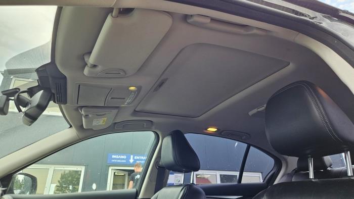 Infiniti Q50 3.5 V6 24V 50 Hybrid AWD Skrotfordon (2014, ZWART)