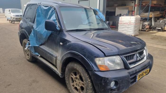 Mitsubishi Pajero Hardtop 3.2 DI-D 16V Skrotfordon (2006)