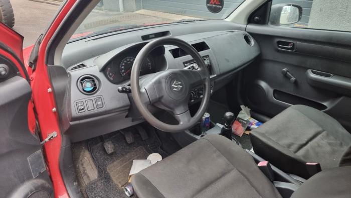 Suzuki Swift 1.3 VVT 16V Sloopvoertuig (2006, Rood)
