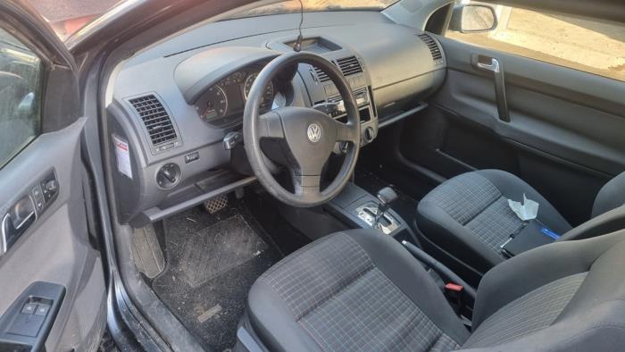 Volkswagen Polo IV 1.4 16V Skrotfordon (2008, BLAUW)