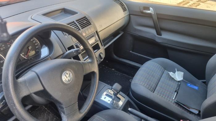 Volkswagen Polo IV 1.4 16V Skrotfordon (2008, BLAUW)