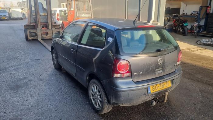 Volkswagen Polo IV 1.4 16V Skrotfordon (2008, BLAUW)