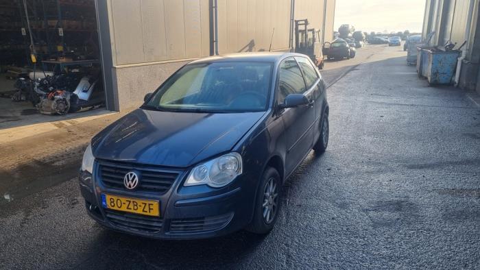 Volkswagen Polo IV 1.4 16V Skrotfordon (2008, BLAUW)
