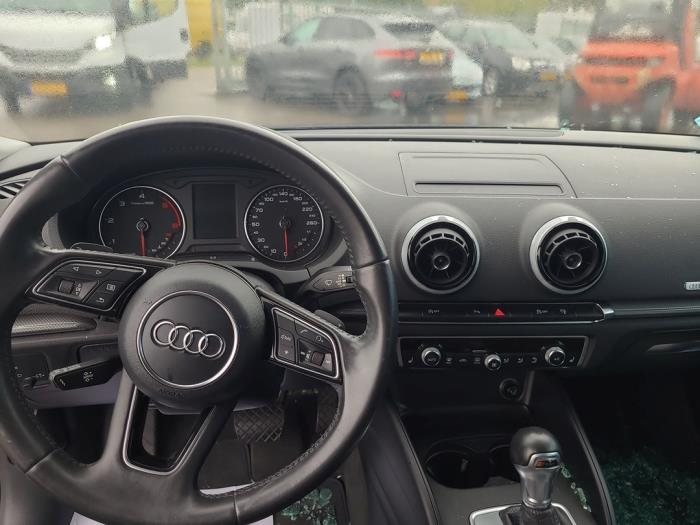 Audi A3 Limousine 2.0 TDI 16V Sloopvoertuig (2017, Blauw)