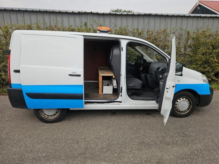 Peugeot Expert 2.0 HDiF 16V 130 Schadevoertuig (2011)