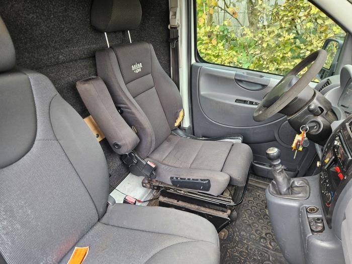 Peugeot Expert 2.0 HDiF 16V 130 Schadevoertuig (2011)