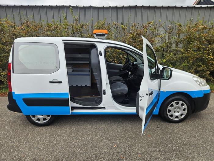 Peugeot Partner 1.6 HDI 90 16V Schadevoertuig (2009)