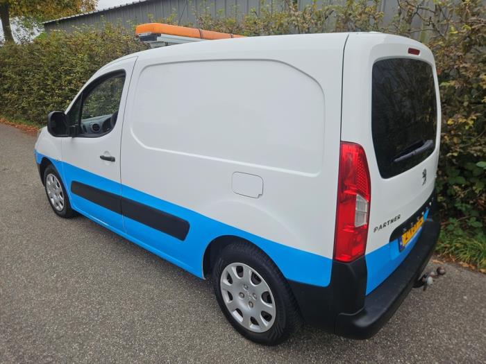 Peugeot Partner 1.6 HDI 90 16V Schadevoertuig (2009)