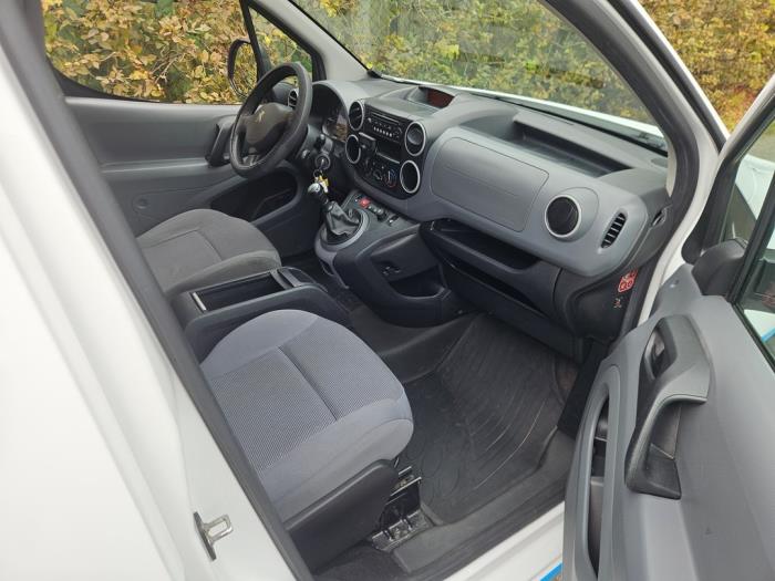 Peugeot Partner 1.6 HDI 90 16V Schadevoertuig (2009)