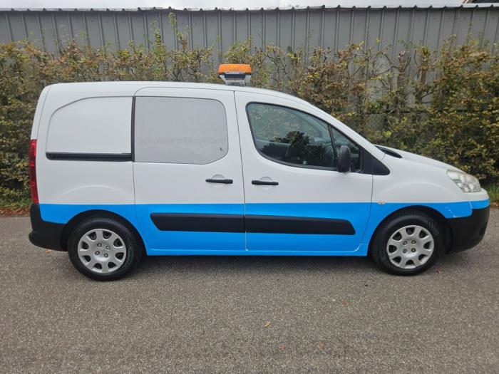 Peugeot Partner 1.6 HDI 90 16V Schadevoertuig (2009)