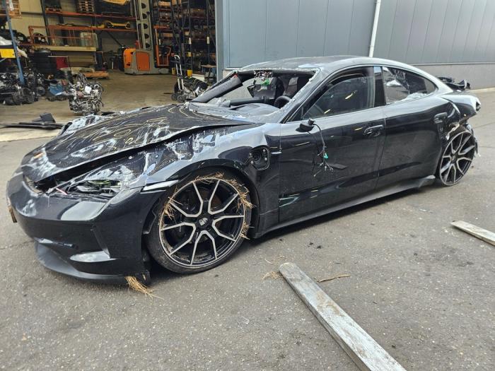 Porsche Taycan Turbo S 105 kWh Sloopvoertuig (2025, Zwart)