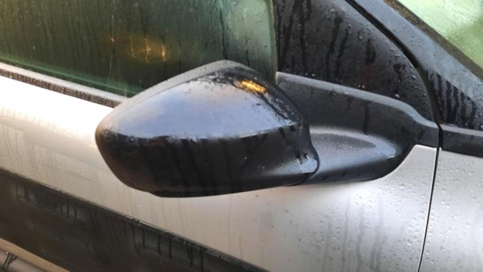 Citroen C4 Cactus 1.2 PureTech 82 12V Skrotfordon (2015, GRIJS)