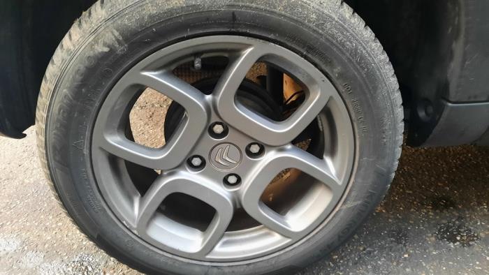 Citroen C4 Cactus 1.2 PureTech 82 12V Skrotfordon (2015, GRIJS)