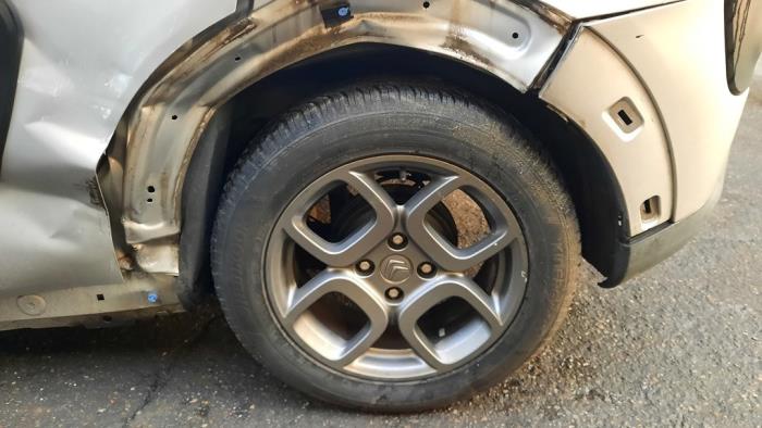 Citroen C4 Cactus 1.2 PureTech 82 12V Skrotfordon (2015, GRIJS)