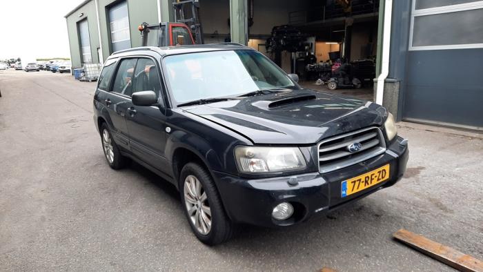 Subaru Forester 2.0 16V XT Skrotfordon (2005, ZWART)