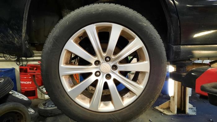 Subaru Forester 2.0 16V XT Skrotfordon (2005, ZWART)