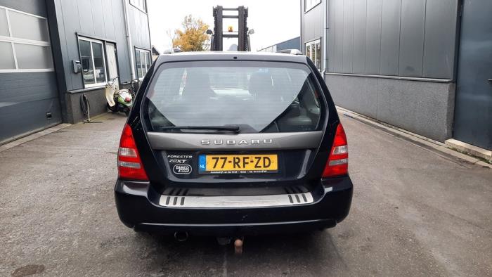 Subaru Forester 2.0 16V XT Skrotfordon (2005, ZWART)