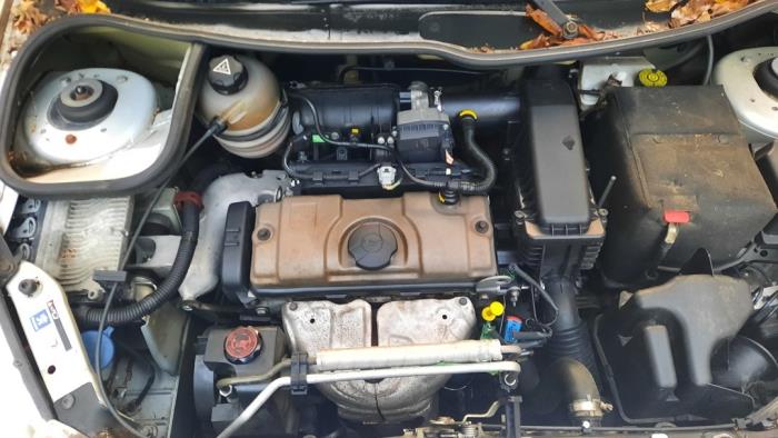 Peugeot 206+ 1.4 XS Skrotfordon (2009, GRIJS)