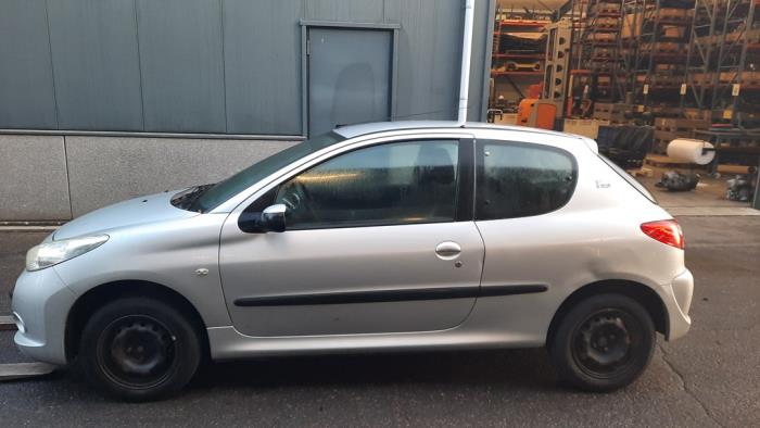 Peugeot 206+ 1.4 XS Skrotfordon (2009, GRIJS)