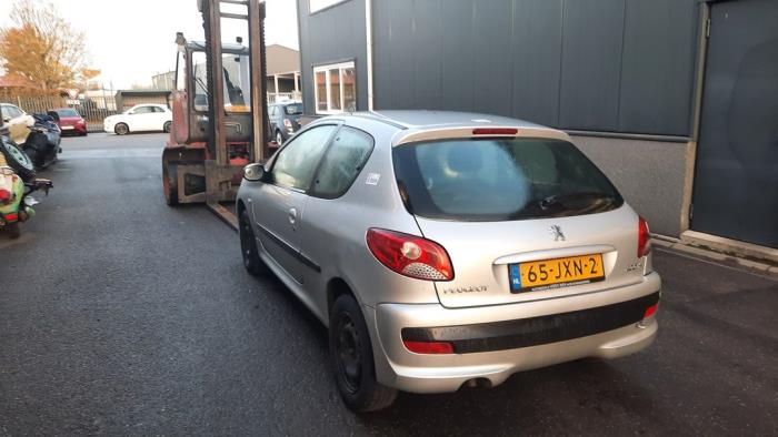 Peugeot 206+ 1.4 XS Skrotfordon (2009, GRIJS)