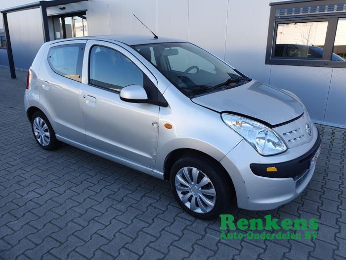 Nissan Pixo 1.0 12V Skrotfordon (2010, ZILVER)