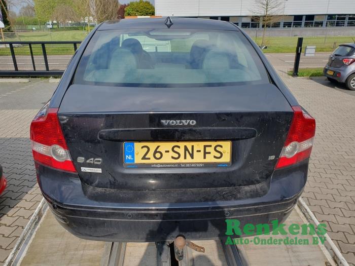 Volvo S40 1.8 16V Samochód złomowany (2006, Czarny)